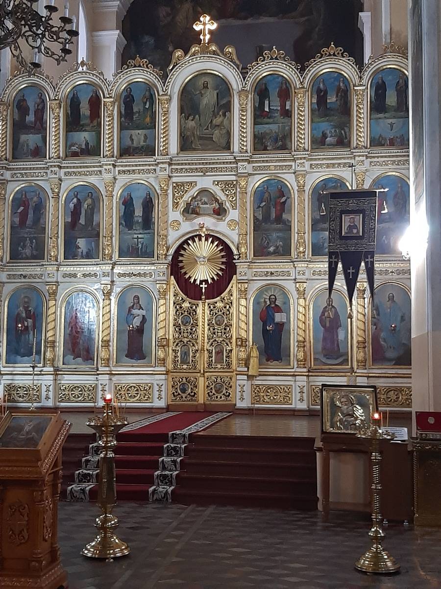 Кафедральный собор Воскресения Христова, Пугачёв (Пугачёвский район, Саратовская область). интерьер и убранство