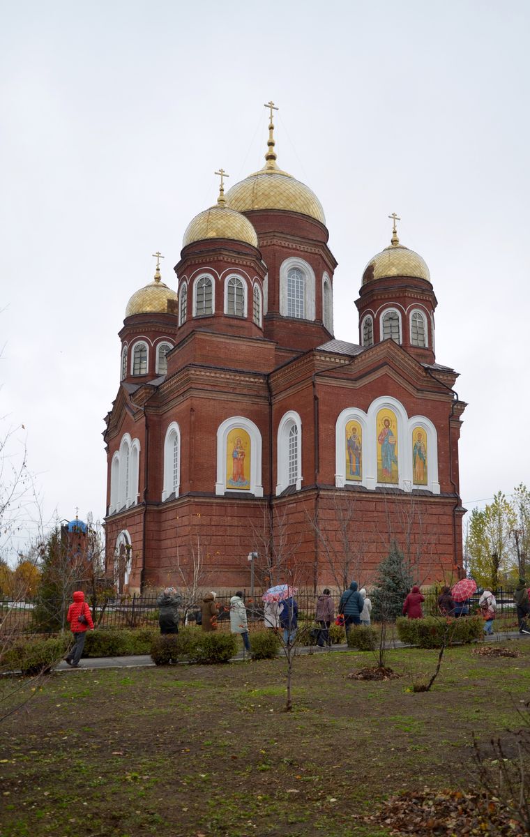 Кафедральный собор Воскресения Христова, Пугачёв (Пугачёвский район, Саратовская область). фасады