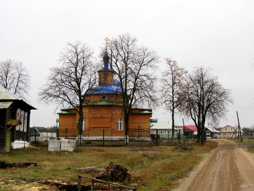 Проволочное. Церковь Успения Пресвятой Богородицы. общий вид в ландшафте, вид с востока