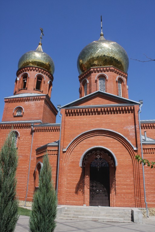 Славянск-на-Кубани. Церковь Пантелеимона Целителя. фасады