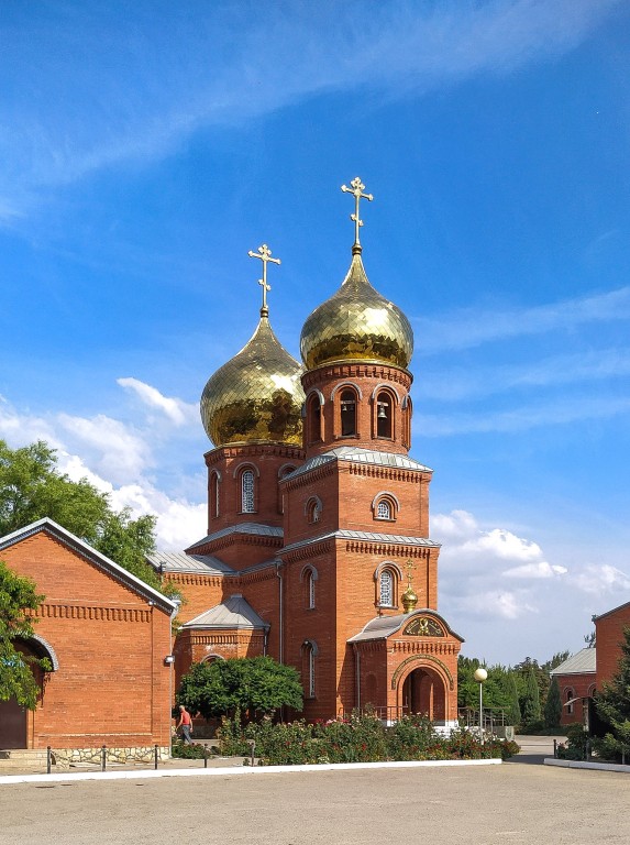 Славянск-на-Кубани. Церковь Пантелеимона Целителя. фасады