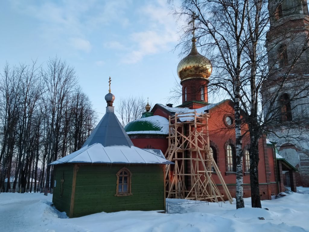 Часовня Троицы Живоначальной, Красный Холм (Краснохолмский район, Тверская область). фасады