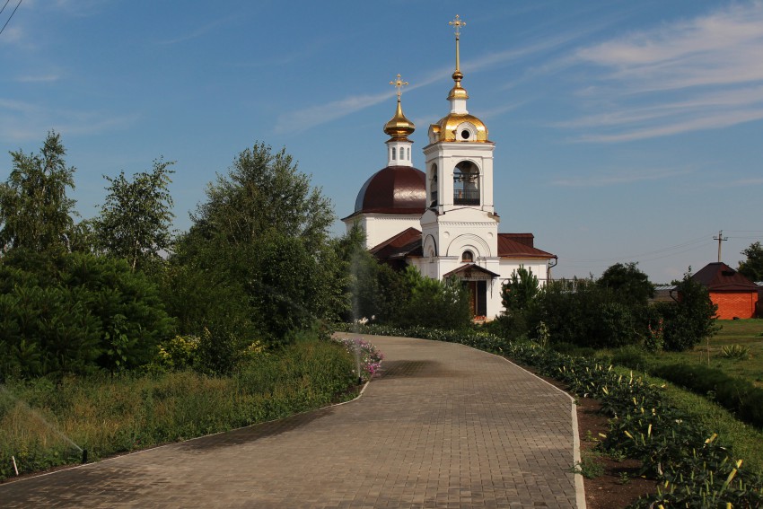 Монастырский. Никольский женский монастырь. Церковь Николая Чудотворца. общий вид в ландшафте