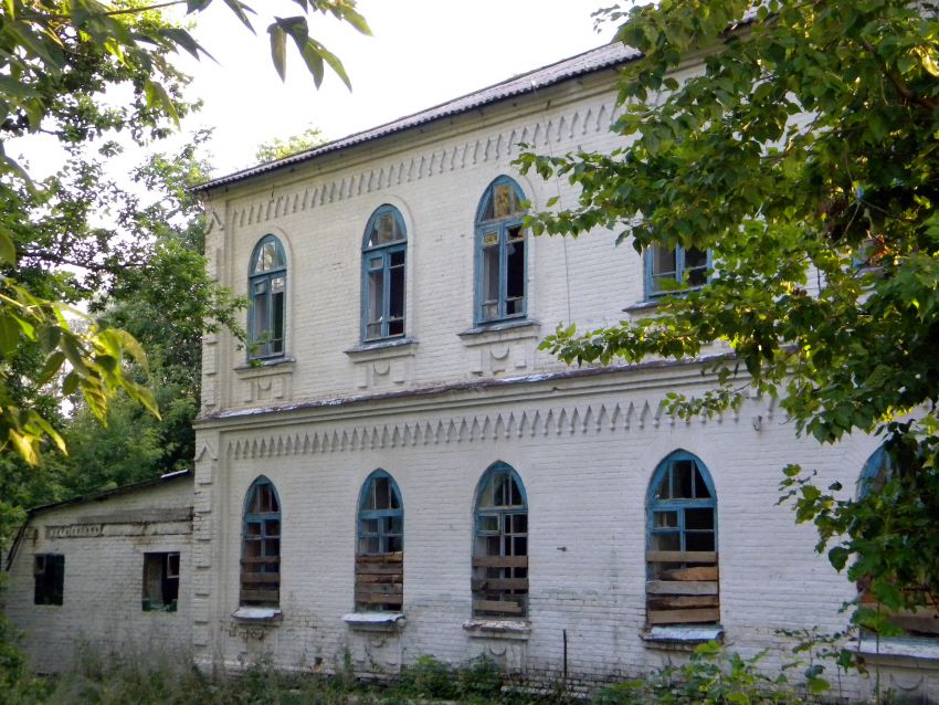 Пятницкий Николо-Тихвинский монастырь, Пятницкое (Волоконовский район, Белгородская область). фасады, Монастырское здание у входных ворот