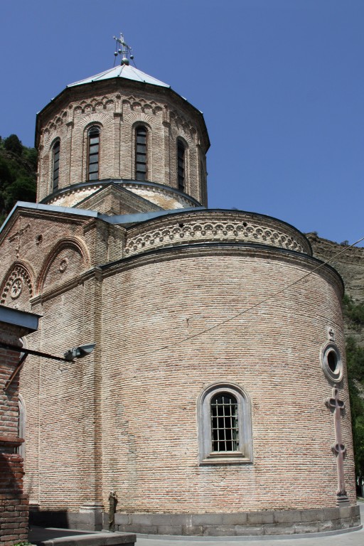 Тбилиси. Церковь Давида Гареджийского на Мтацминде. фасады