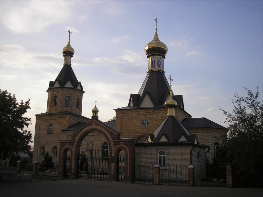 Церковь Покрова Пресвятой Богородицы, Сахновщина (Берестинский район, Украина, Харьковская область). фасады