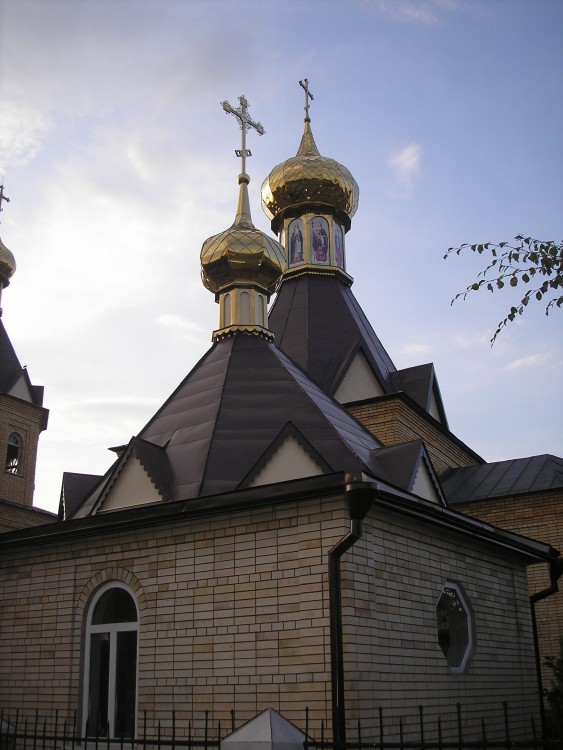 Церковь Покрова Пресвятой Богородицы, Сахновщина (Берестинский район, Украина, Харьковская область). фасады