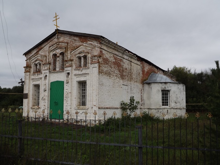 Церковь Троицы Живоначальной, Земляные Хутора (Аткарский район, Саратовская область). общий вид в ландшафте