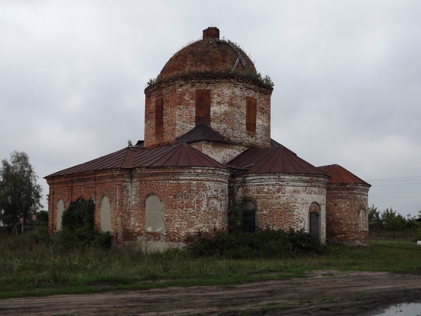 Чиганак. Церковь Троицы Живоначальной. фасады