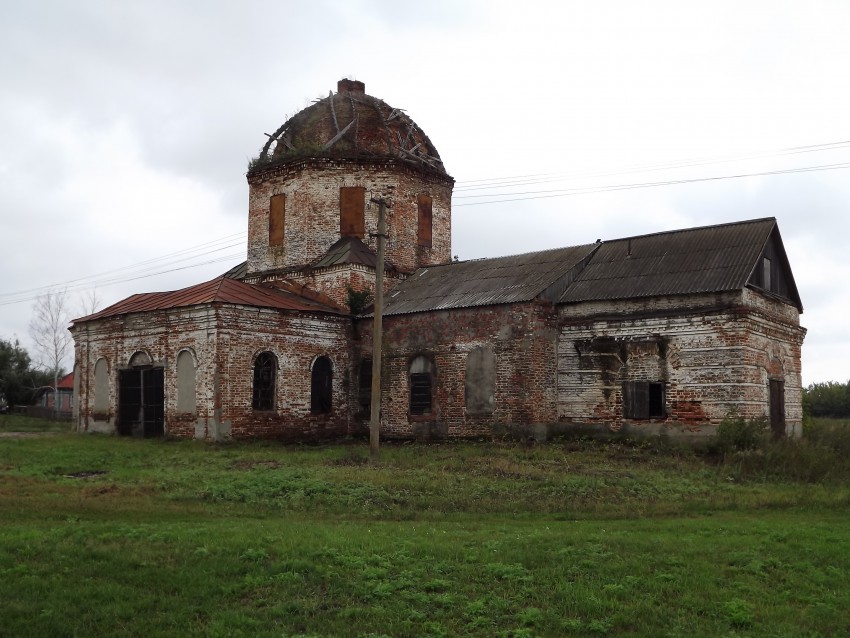 Чиганак. Церковь Троицы Живоначальной. общий вид в ландшафте