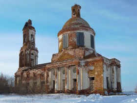 Масловка. Церковь Троицы Живоначальной
