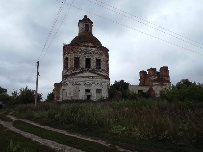 Оржевка. Церковь Успения Пресвятой Богородицы. общий вид в ландшафте