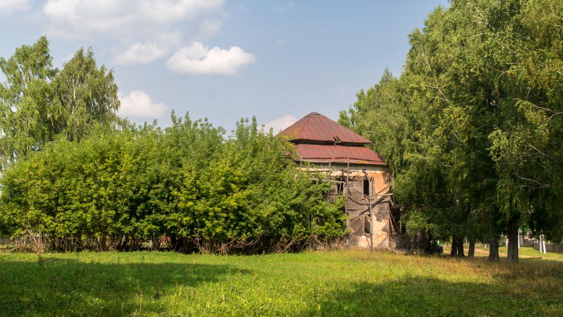 Кляуш. Церковь Троицы Живоначальной. фасады