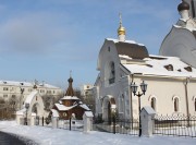 Часовня Иверской иконы Божией матери  на Дубровке, Вид с юго-запада. Справа собор Кирилла и Мефодия<br>, Москва, Юго-Восточный административный округ (ЮВАО), г. Москва