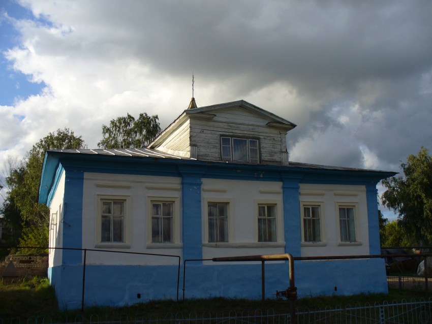 Лекарево. Молитвенный дом Воздвижения Креста Господня. фасады