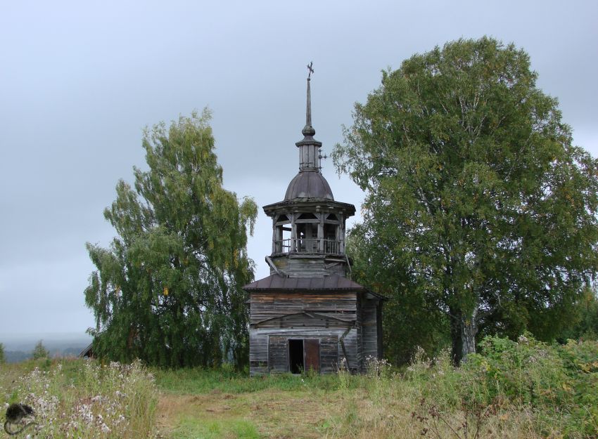 Часовня Прокопия Устюжского, Гавриловская (Лузский район, Кировская область). общий вид в ландшафте