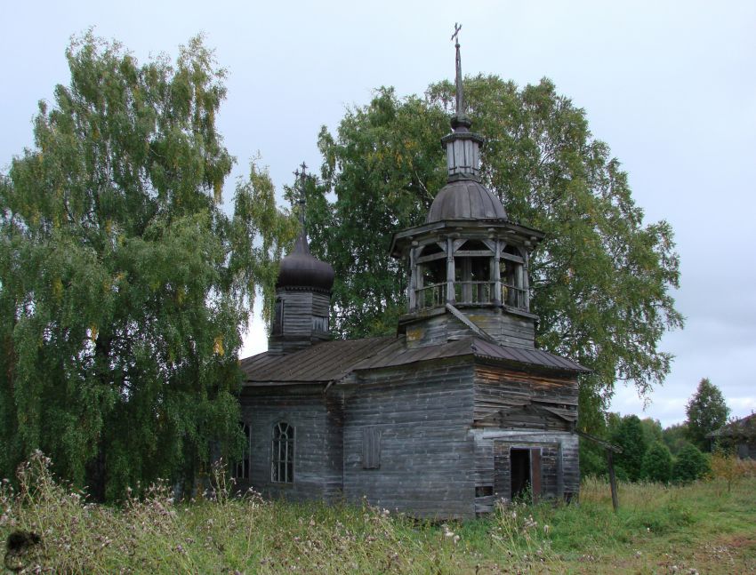 Часовня Прокопия Устюжского, Гавриловская (Лузский район, Кировская область). общий вид в ландшафте