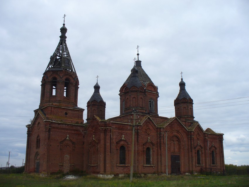 Танкеевка. Церковь Троицы Живоначальной. фасады