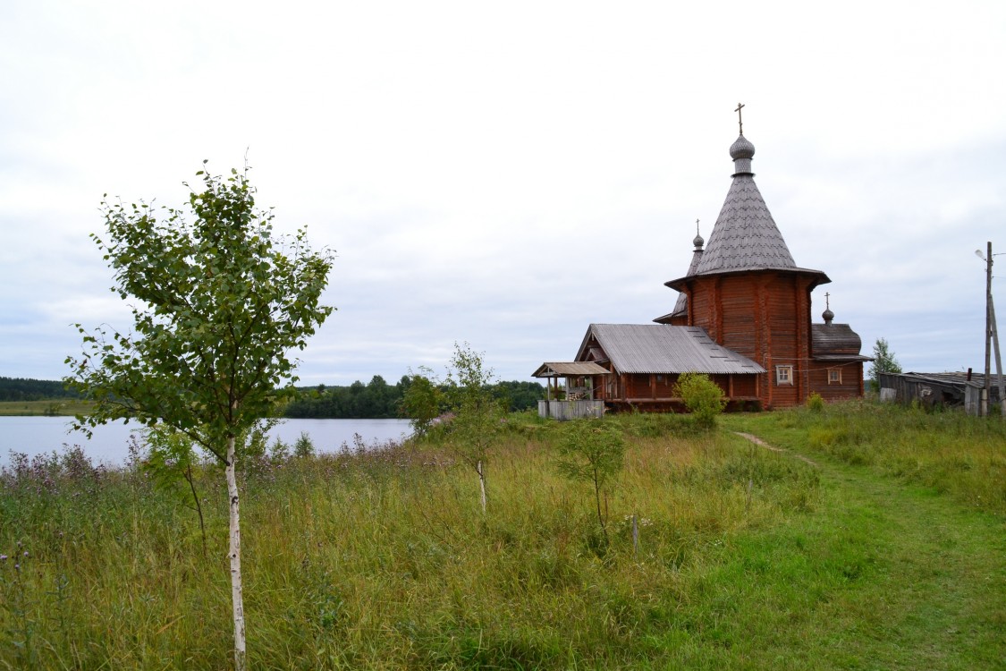 Колодозеро (Погост). Церковь Рождества Пресвятой Богородицы. общий вид в ландшафте