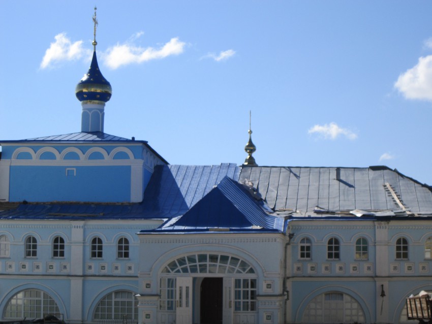 Николо-Шартомский мужской монастырь. Церковь Казанской иконы Божией Матери, Введеньё (Шуйский район, Ивановская область). общий вид в ландшафте