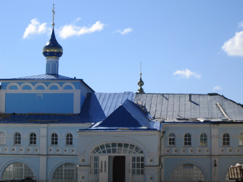 Введеньё. Николо-Шартомский мужской монастырь. Церковь Казанской иконы Божией Матери. общий вид в ландшафте