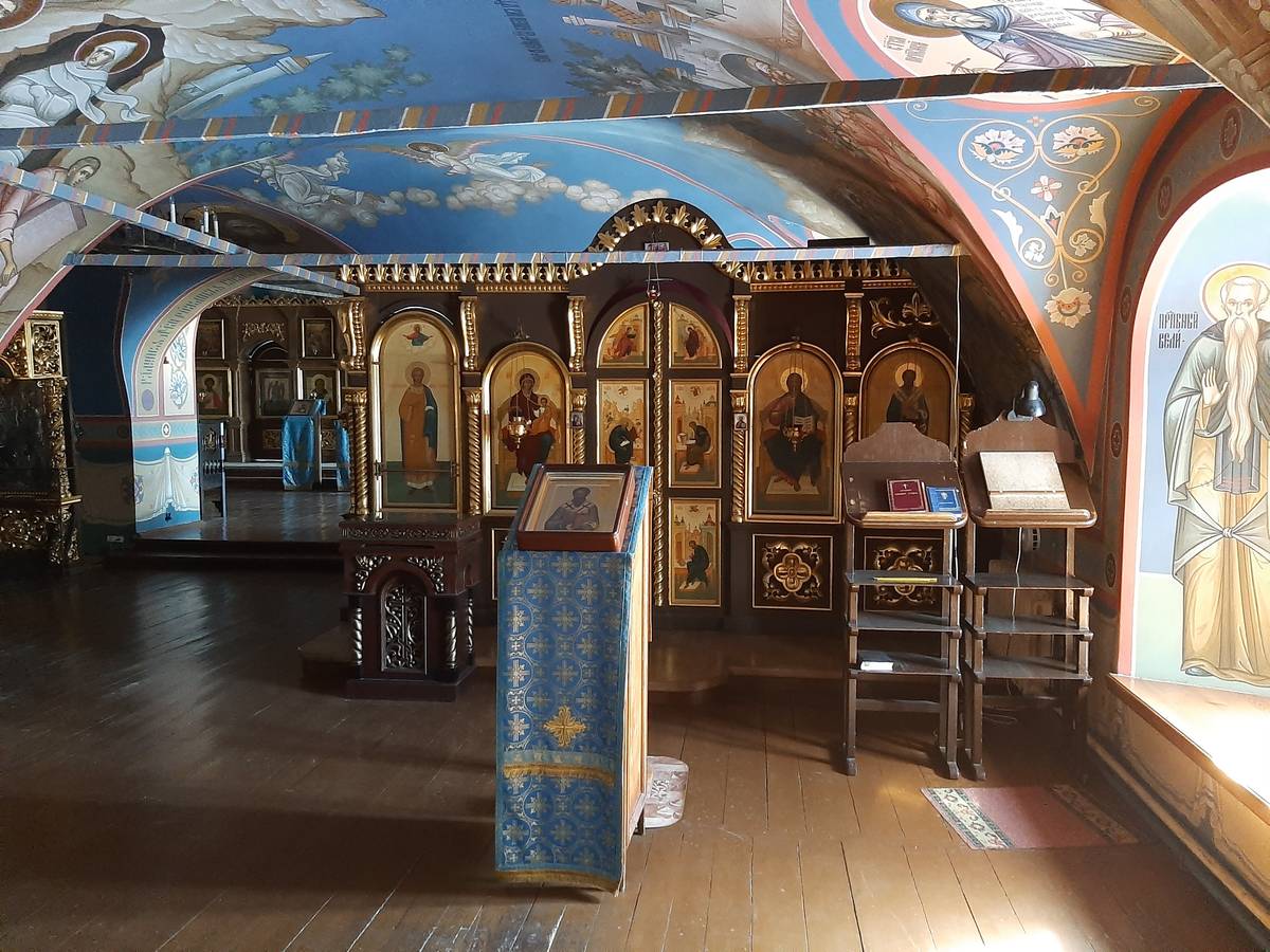Николо-Шартомский мужской монастырь. Церковь Казанской иконы Божией Матери, Введеньё (Шуйский район, Ивановская область). интерьер и убранство