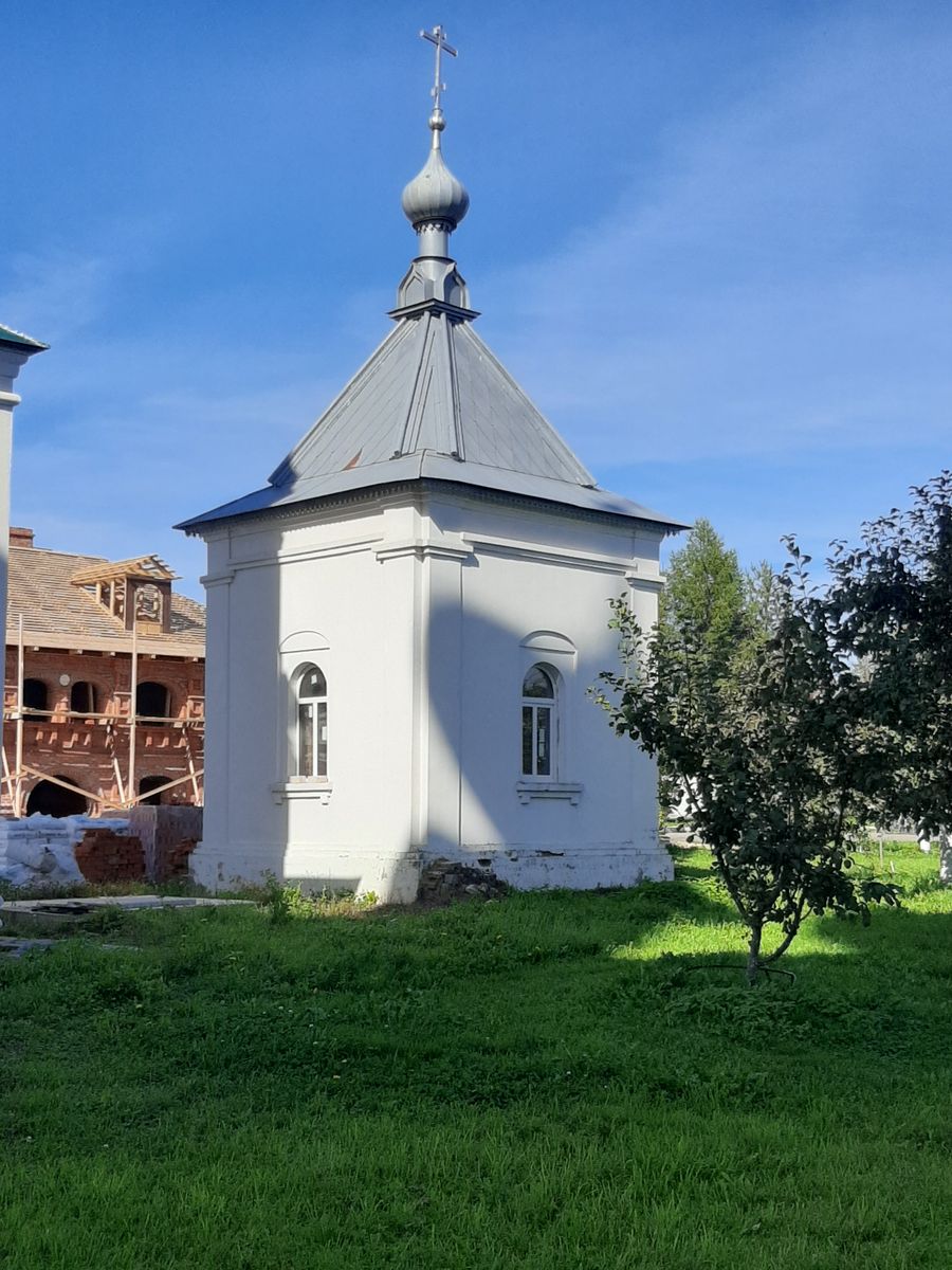 Николо-Шартомский мужской монастырь. Неизвестная часовня, Введеньё (Шуйский район, Ивановская область). фасады