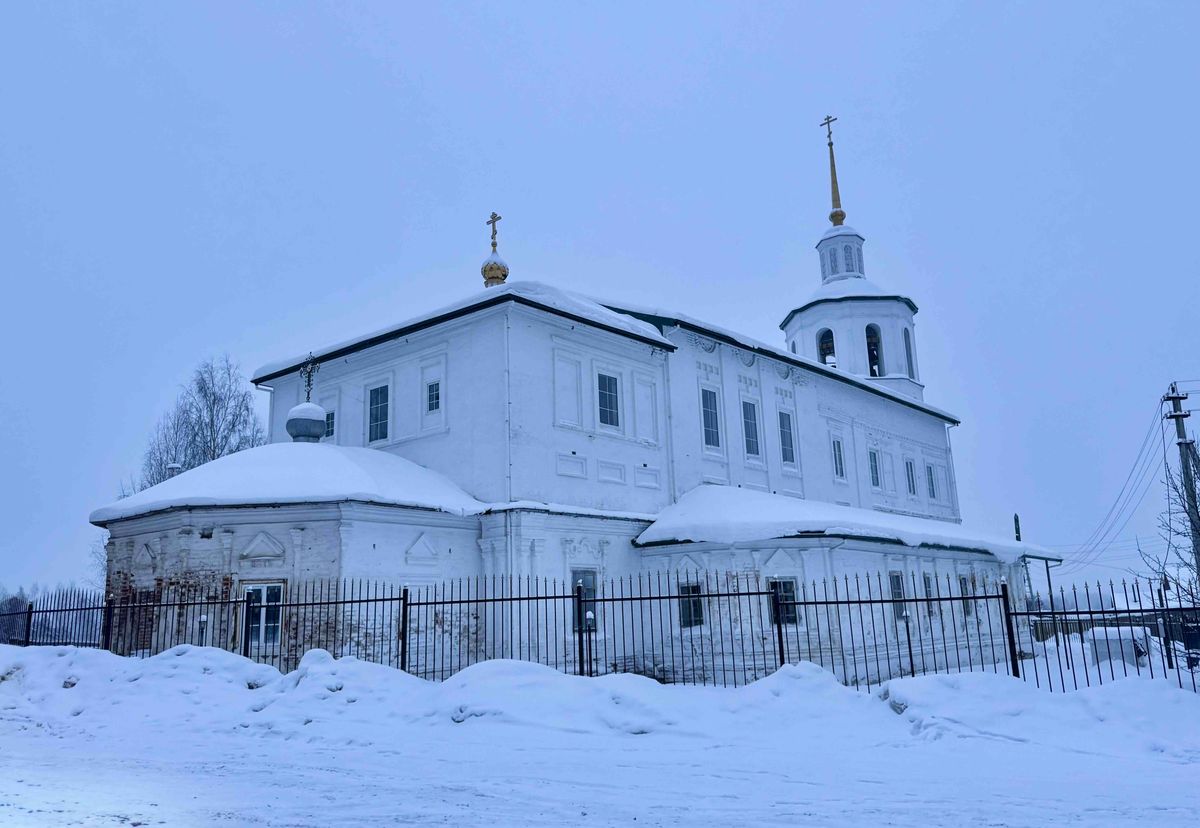 общий вид в ландшафте. Церковь Илии Пророка, Ильинско-Подомское (Вилегодский район, Архангельская область)