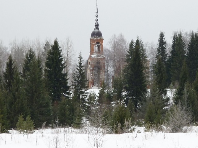 Церковь Николая Чудотворца, Сумино (Харовский район, Вологодская область). общий вид в ландшафте, Вид со стороны реки