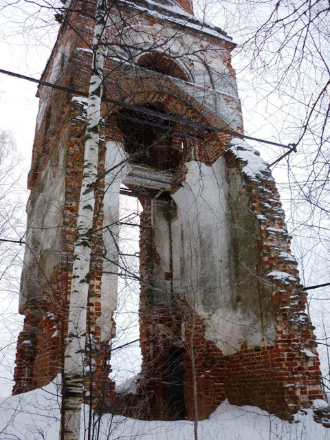 Церковь Николая Чудотворца, Сумино (Харовский район, Вологодская область). фасады, переход к колокольне разобран