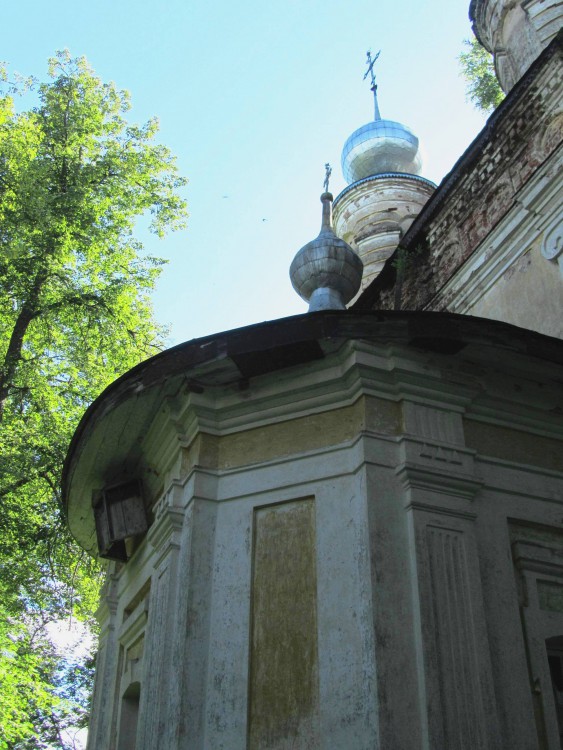 Церковь Воскресения Христова, Нероново (Солигаличский район, Костромская область). архитектурные детали, апсида. вид с севера