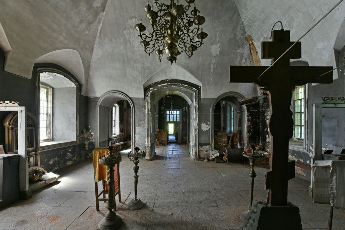 Церковь Воскресения Христова, Нероново (Солигаличский район, Костромская область). интерьер и убранство, Западная сторона трапезной
