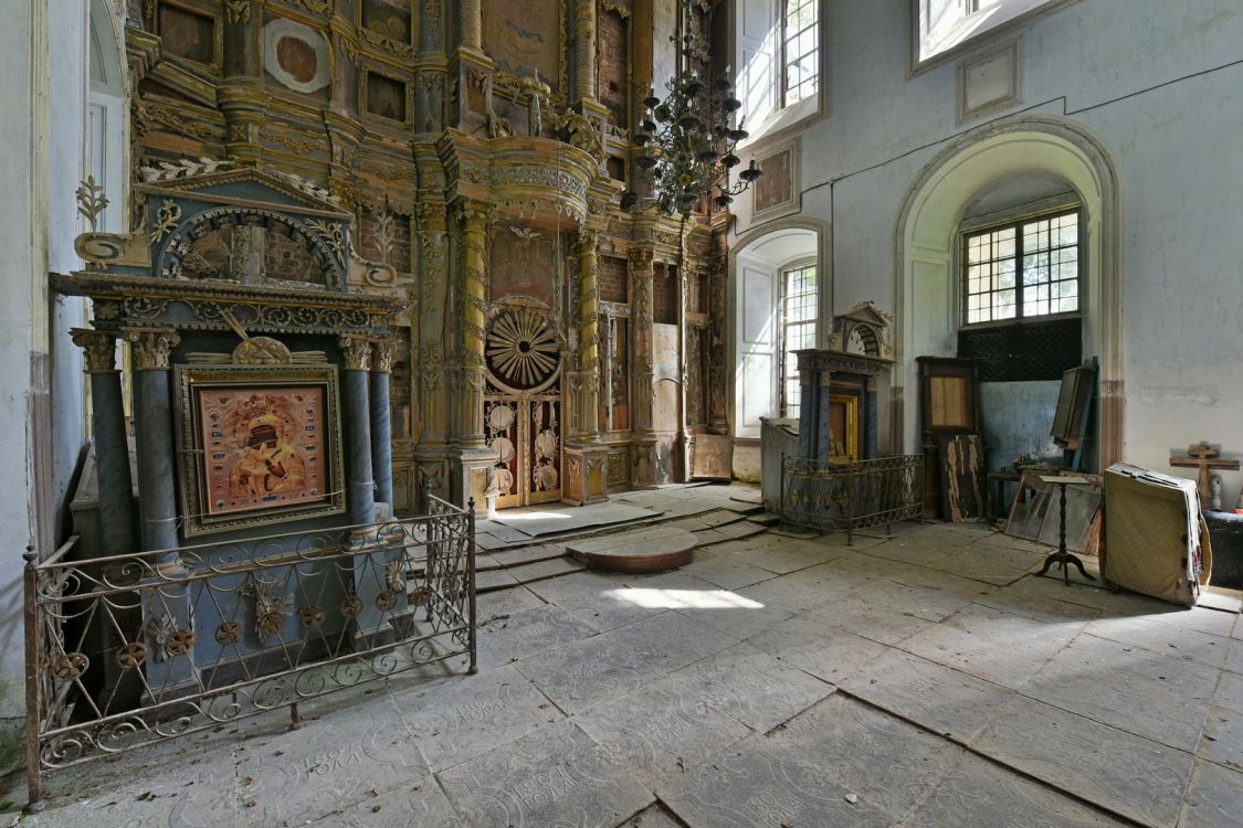 Церковь Воскресения Христова, Нероново (Солигаличский район, Костромская область). интерьер и убранство, Юго-восточная сторона основного объема