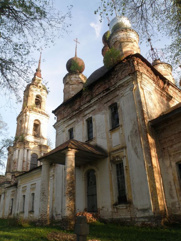 Церковь Воскресения Христова, Нероново (Солигаличский район, Костромская область). архитектурные детали