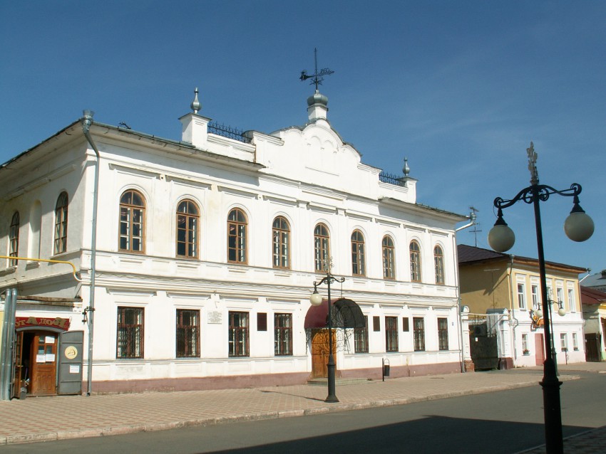 Елабуга. Домовая церковь Рождества Пресвятой Богородицы при бывшей женской гимназии. фасады