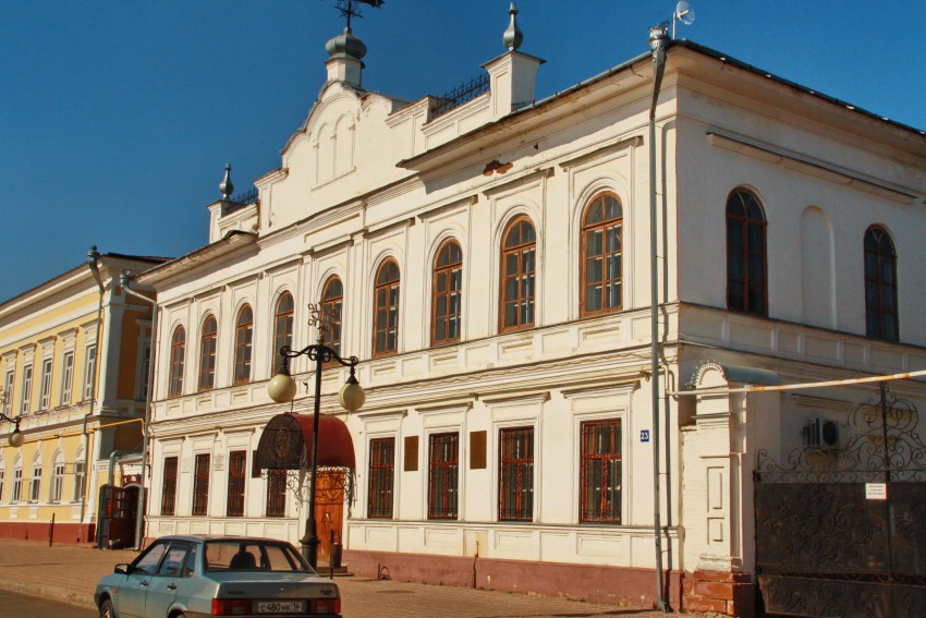 Елабуга. Домовая церковь Рождества Пресвятой Богородицы при бывшей женской гимназии. фасады