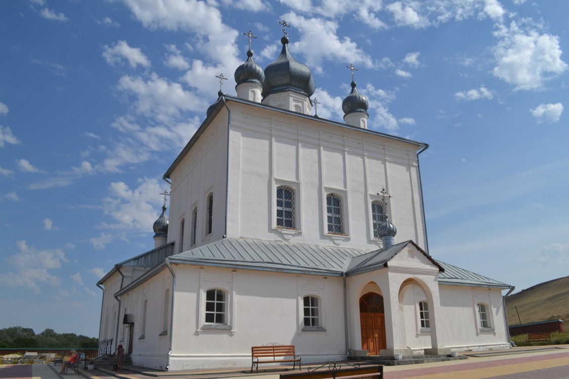 Кременская. Кременской Вознесенский мужской монастырь. Церковь Вознесения Господня. фасады