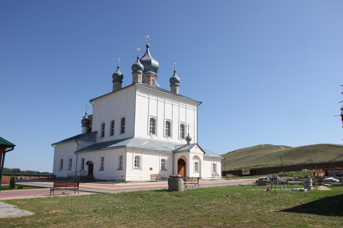 Кременская. Кременской Вознесенский мужской монастырь. Церковь Вознесения Господня. фасады, Храм Вознесения Господня (1763-1782г.г. деревянной постройки первоначально