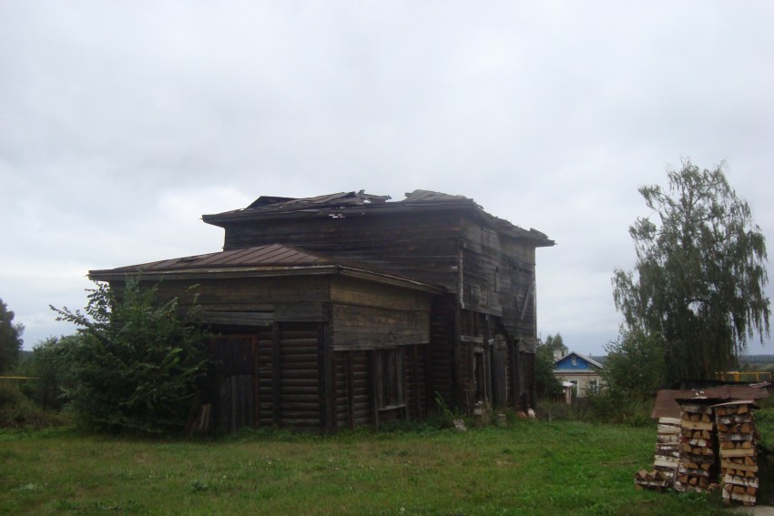 Церковь Троицы Живоначальной, Мстёра (Вязниковский район, Владимирская область). общий вид в ландшафте, Церковь продолжает разрушаться