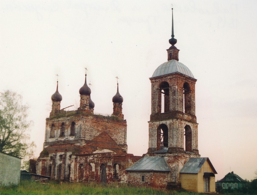 Павловское. Церковь Троицы Живоначальной. фасады
