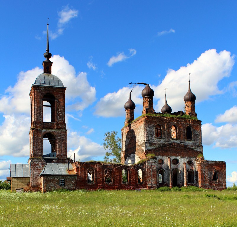 Павловское. Церковь Троицы Живоначальной. фасады