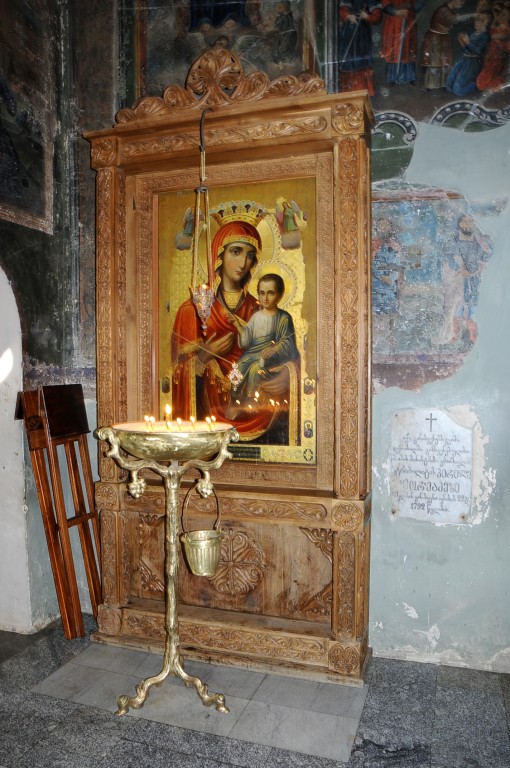 Бодбийский Нины равноапостольной монастырь. Кафедральный собор Георгия Победоносца, Сигнахи (Кахетия, Грузия). интерьер и убранство