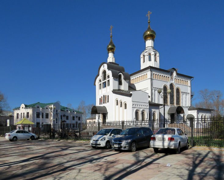 Кафедральный собор Благовещения Пресвятой Богородицы, Биробиджан (Биробиджан, город, Еврейская автономная область). общий вид в ландшафте