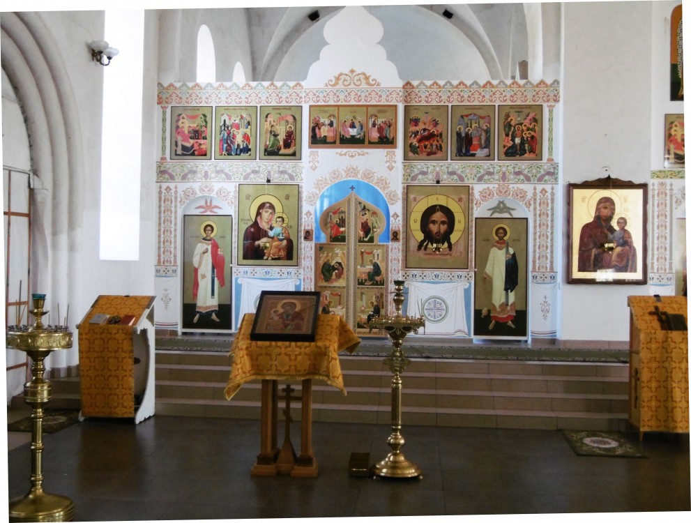 Церковь Троицы Живоначальной, Приазовский (Темрюкский район, Краснодарский край). интерьер и убранство, Придел Божией Матери 
