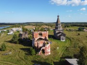 Погост (Ратонаволок). Храмовый комплекс. Церкви Николая Чудотворца (кирпичная и деревянная) и Петра и Павла