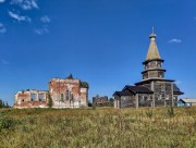 Храмовый комплекс. Церкви Николая Чудотворца (кирпичная и деревянная) и Петра и Павла - Погост (Ратонаволок) - Холмогорский район - Архангельская область