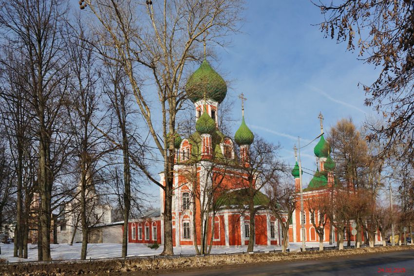 Переславль-Залесский. Богородицко-Сретенский Новодевичий монастырь. фасады