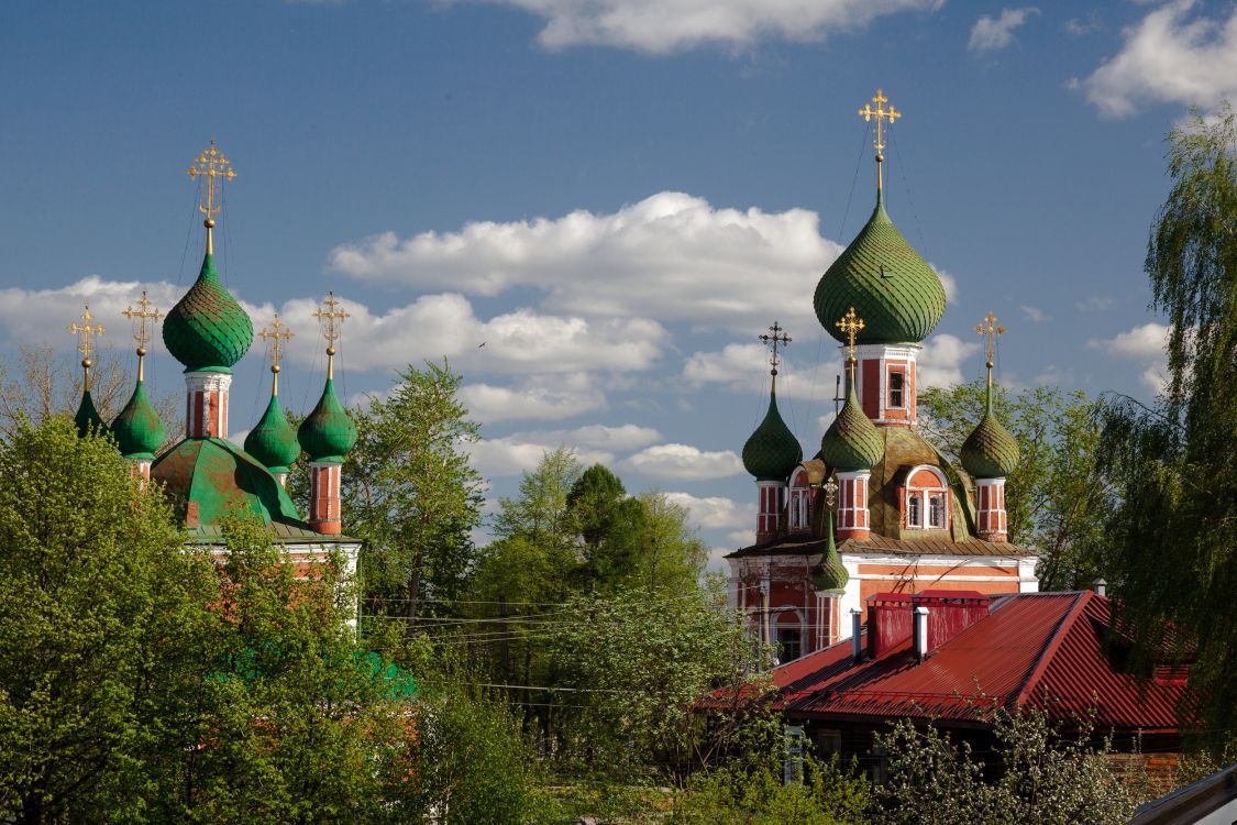 Переславль-Залесский. Богородицко-Сретенский Новодевичий монастырь. фасады