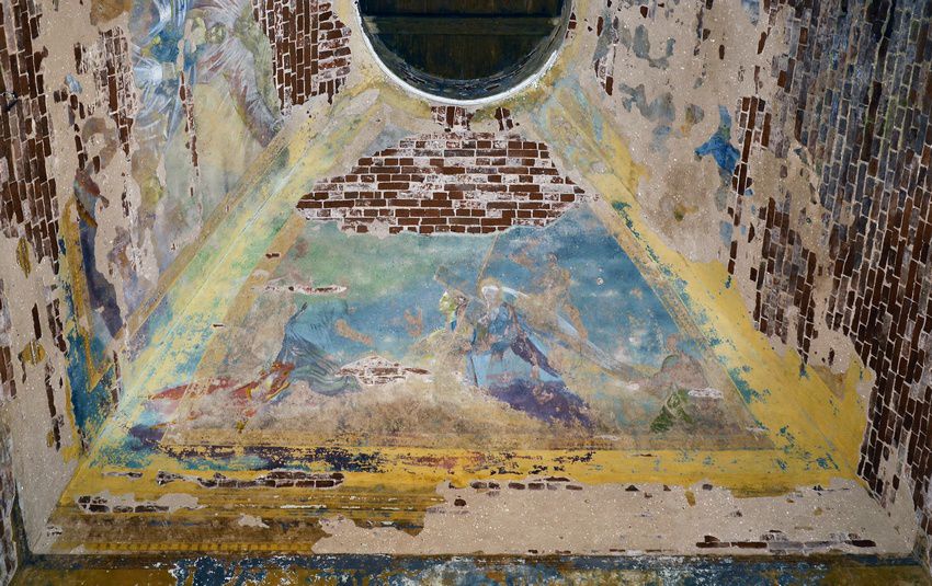 Церковь Троицы Живоначальной, Никульское (Нерехтский район, Костромская область). интерьер и убранство, Остатки настенной росписи храма св.Троицы.