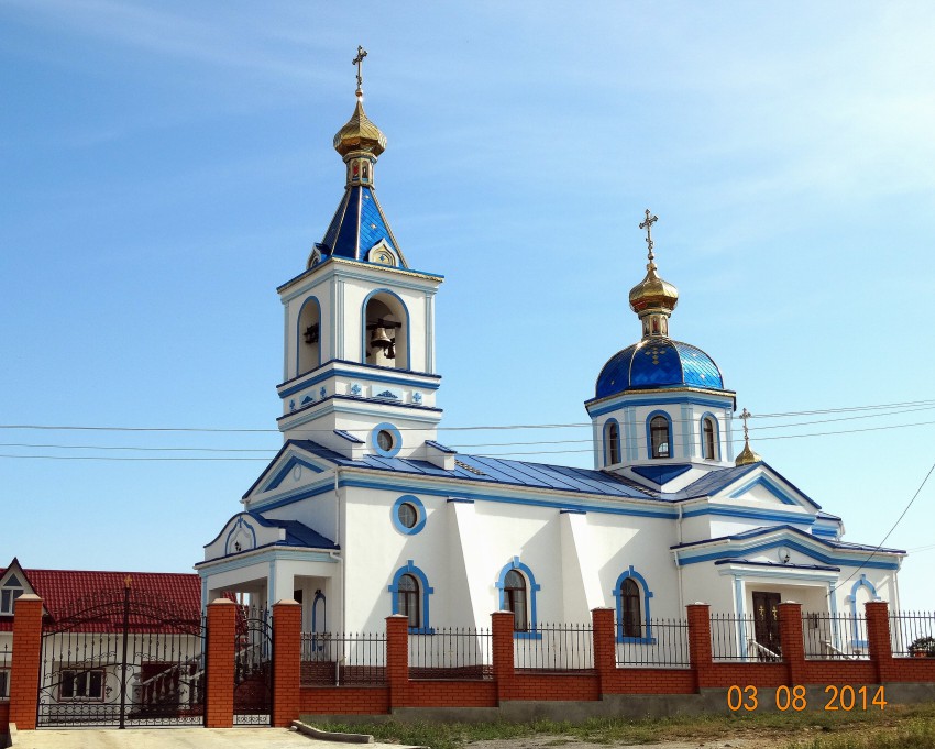 Нечаянное. Церковь Спаса Преображения. фасады